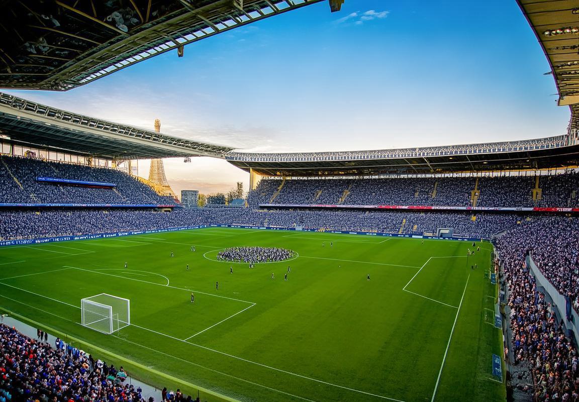 巴黎圣日耳曼VS卡昂：法甲冠军争夺与保级生死战前瞻